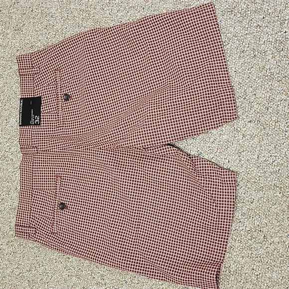 Banana Republic Aiden Slim Fit Shorts in Red Plaid men's Sz 32 New With Tags - Picture 2 of 6